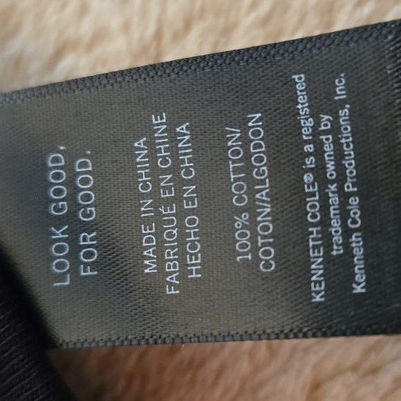 "Micro Influencer" Kenneth Cole Black with Silver Short Sleeve Tee Size Small - Picture 6 of 11